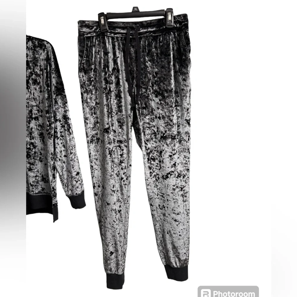 Secret Treasures Velour Soft Gray Pajamas Set size Small - Picture 5 of 9